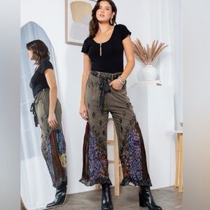 Bohemian Embroidered Size Medium Wide-Leg Belted Pant W/ Foral Detailing NWT